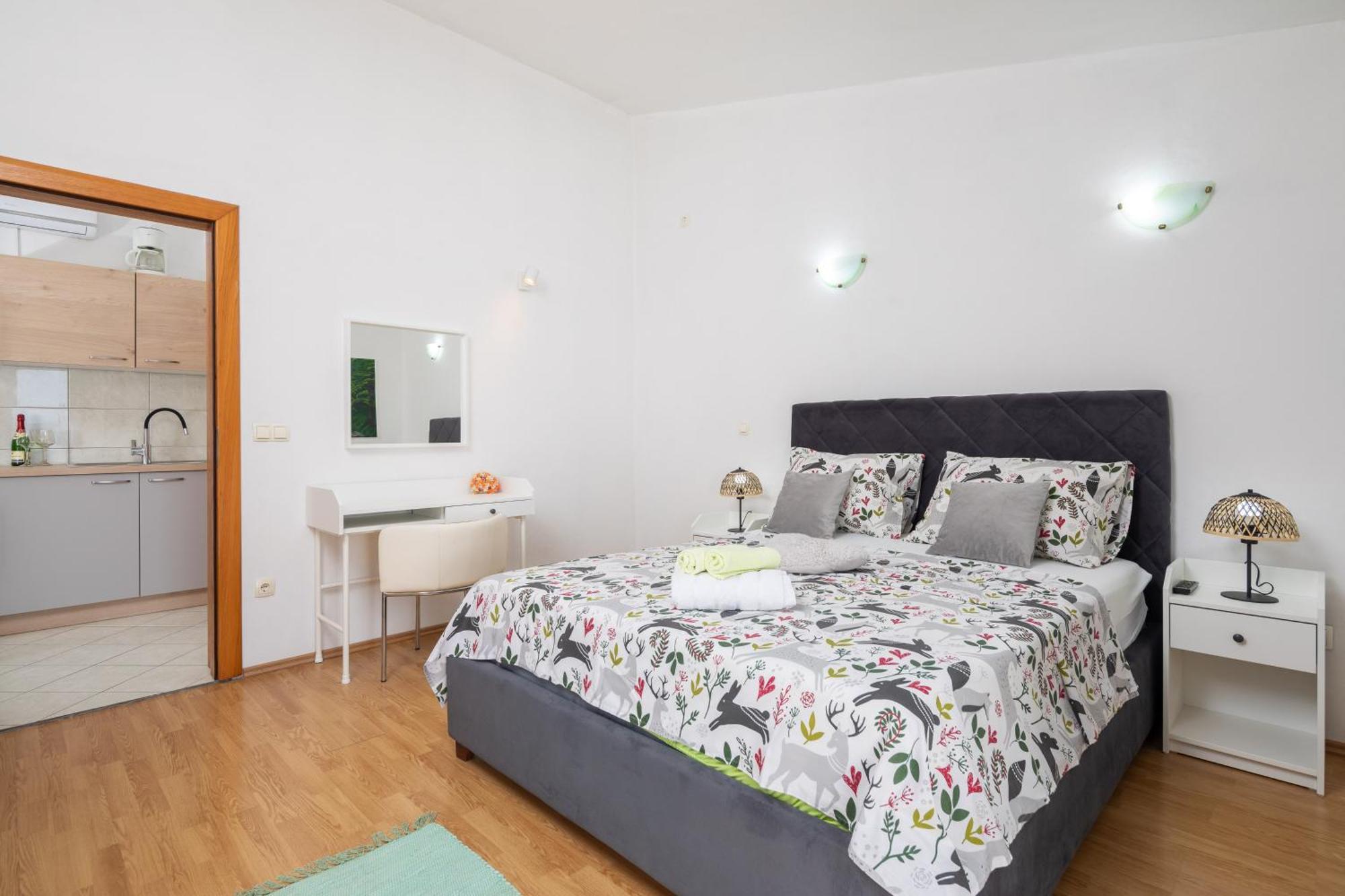 Sky Way Apartments Dugi Rat Extérieur photo